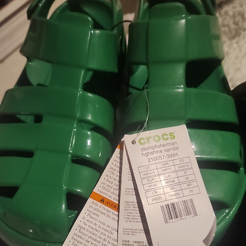 CROCS NWT  Bright Green Fisherman Sandals 10w /8 m